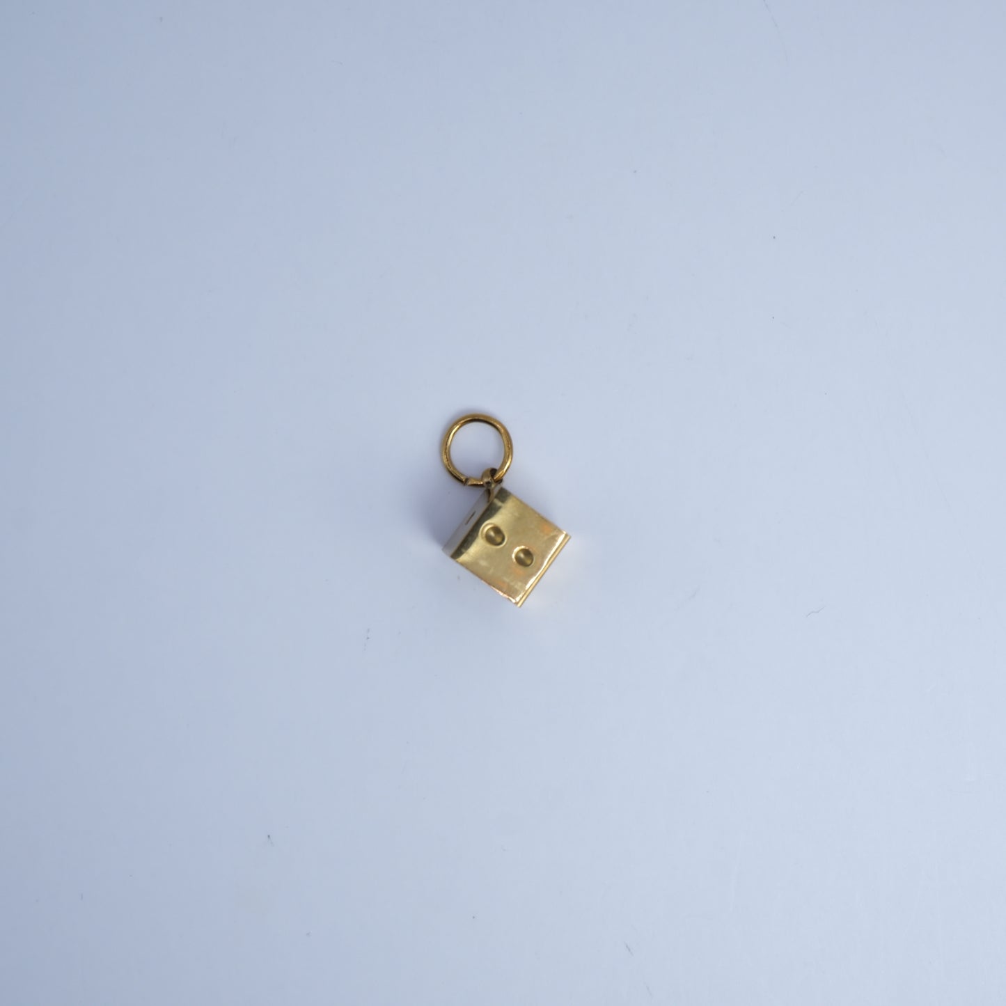 Pendente Dado